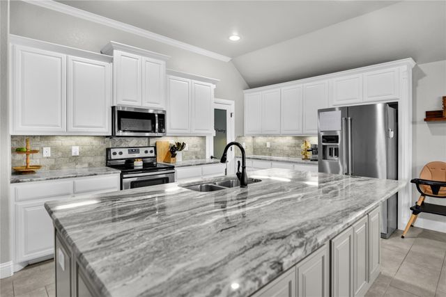 1904 Town Creek Circle, Weatherford, TX 76086