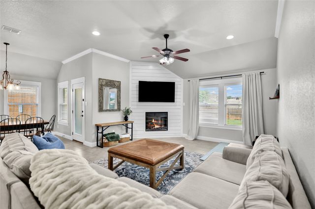 1904 Town Creek Circle, Weatherford, TX 76086