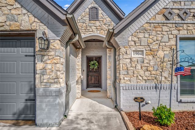1904 Town Creek Circle, Weatherford, TX 76086