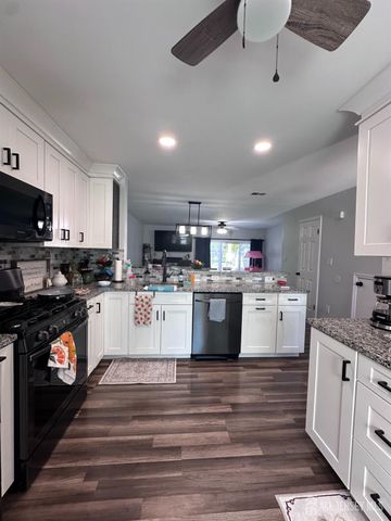 23 Washington Court, East Windsor, NJ 08520