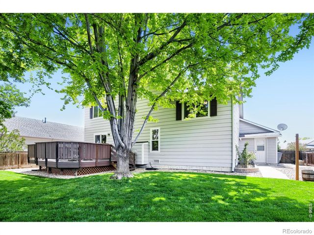 1512 Willowbrook Drive, Longmont, CO 80504