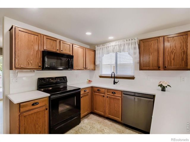 1512 Willowbrook Drive, Longmont, CO 80504