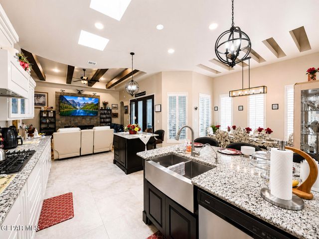 13400 Emerald Rose Court, Horizon City, TX 79928