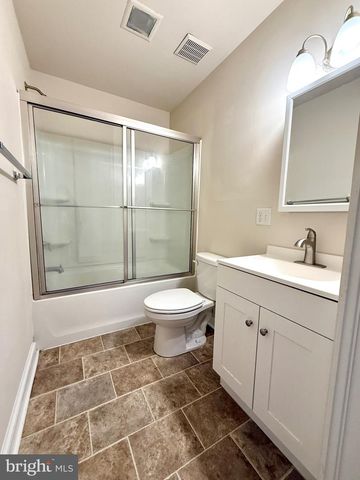 513 CAROLINE ST, Fredericksburg, VA 22401