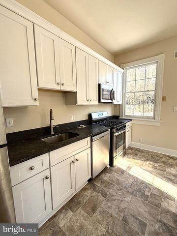 513 CAROLINE ST, Fredericksburg, VA 22401