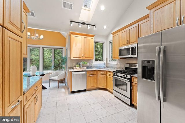 21004 FOWLERS MILL CIR, Ashburn, VA 20147