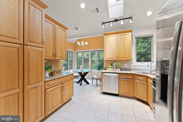21004 FOWLERS MILL CIR, Ashburn, VA 20147