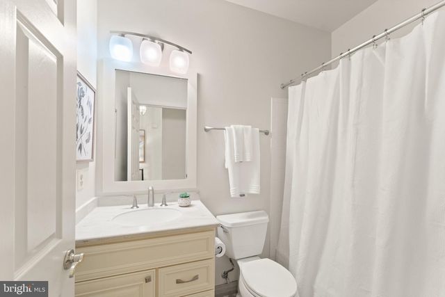 21004 FOWLERS MILL CIR, Ashburn, VA 20147