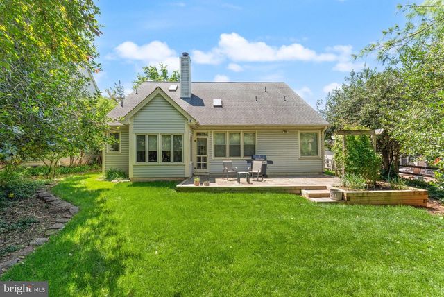 21004 FOWLERS MILL CIR, Ashburn, VA 20147