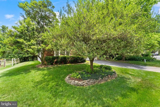 21004 FOWLERS MILL CIR, Ashburn, VA 20147