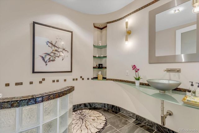 301 Monroe Street, Denver, CO 80206