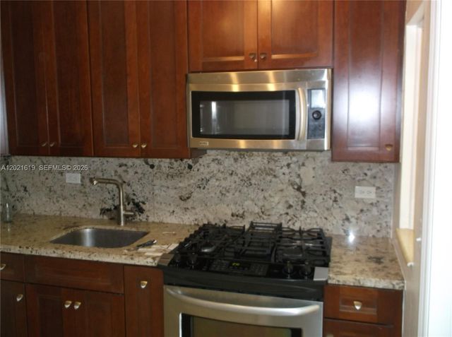 727 NE 16th Ave 727D, Fort Lauderdale, FL 33304
