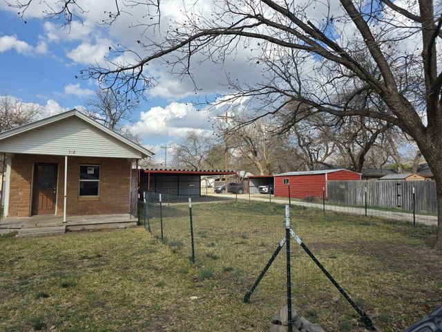 312 N 3rd Street, Clyde, TX 79510