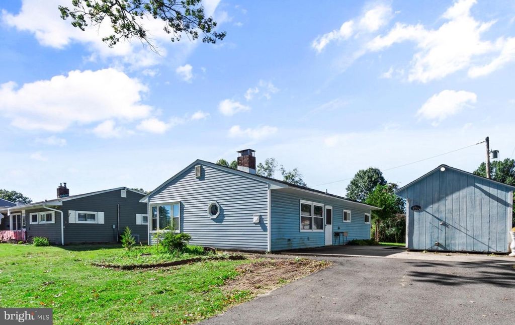260 THORNRIDGE DR, LEVITTOWN, PA 19054 — photo 2