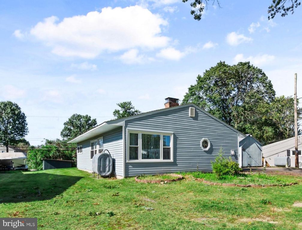 260 THORNRIDGE DR, LEVITTOWN, PA 19054 — photo 3