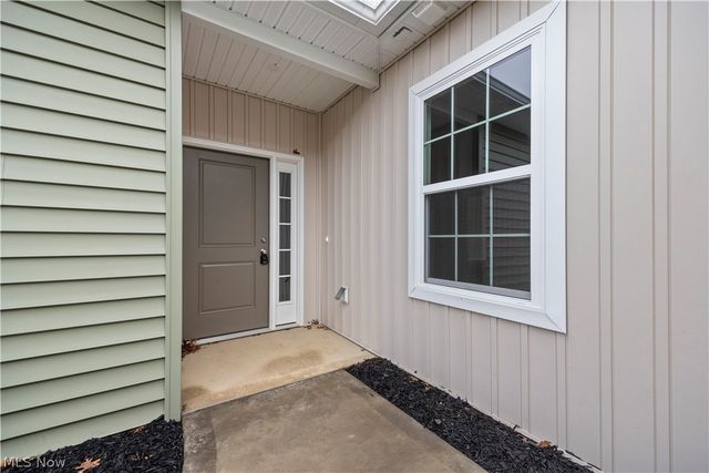 509 Eldemire Lane, Elyria, OH 44035