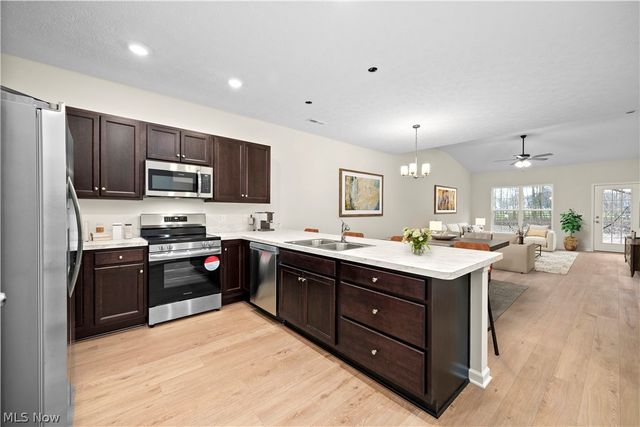 509 Eldemire Lane, Elyria, OH 44035