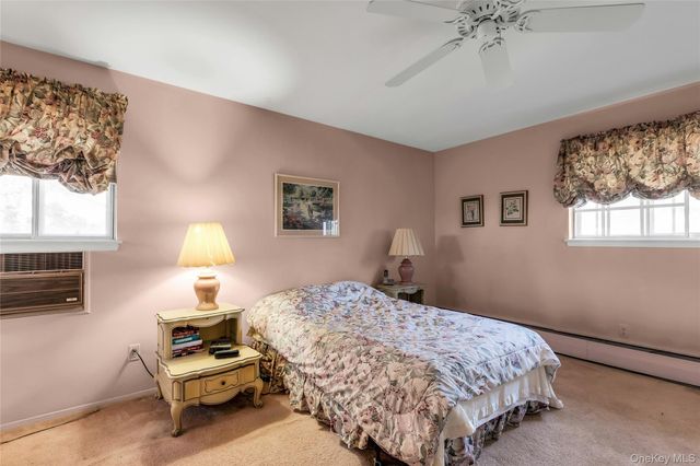 30 Glacier Drive, Smithtown, NY 11787