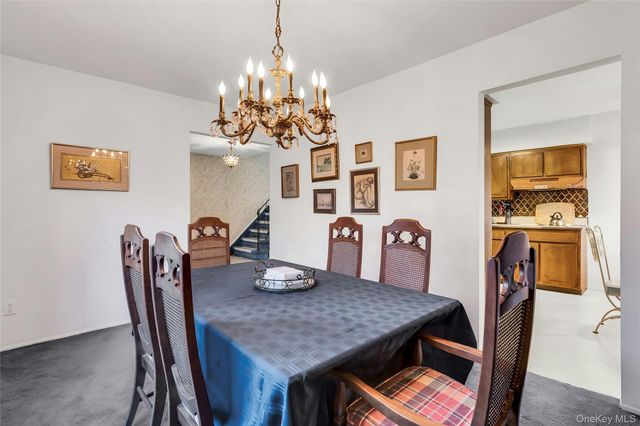 30 Glacier Drive, Smithtown, NY 11787