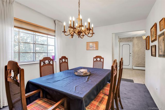 30 Glacier Drive, Smithtown, NY 11787