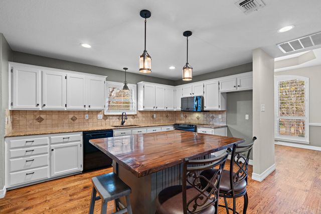 5322 Stonewood Court, Arlington, TX 76017