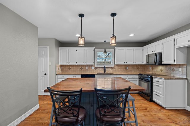 5322 Stonewood Court, Arlington, TX 76017