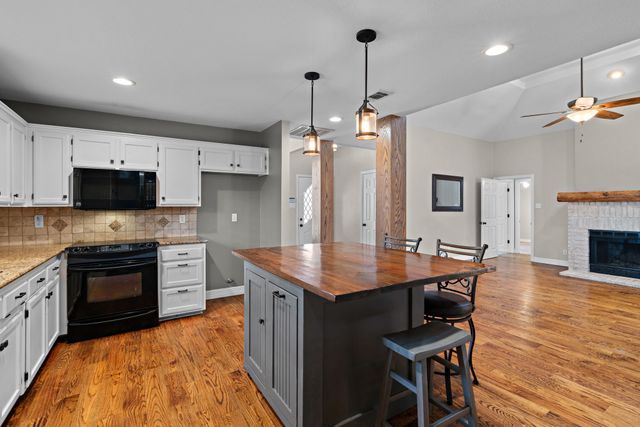 5322 Stonewood Court, Arlington, TX 76017