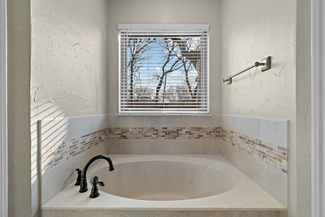 5322 Stonewood Court, Arlington, TX 76017