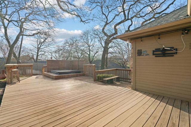 5322 Stonewood Court, Arlington, TX 76017