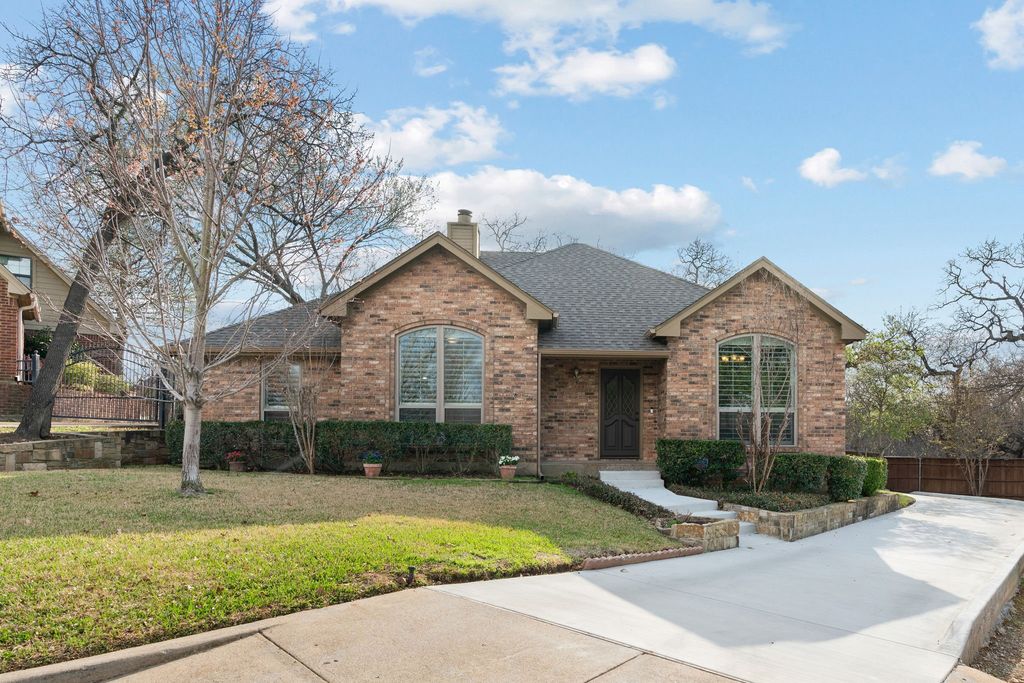 5322 Stonewood Court, Arlington, TX 76017