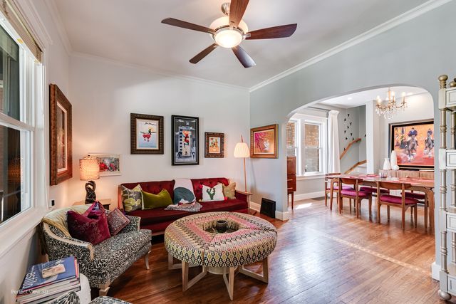 5023 W Oakdale Avenue, Chicago, IL 60641
