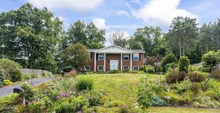 41 Eberle Road, Colonie, NY 12110