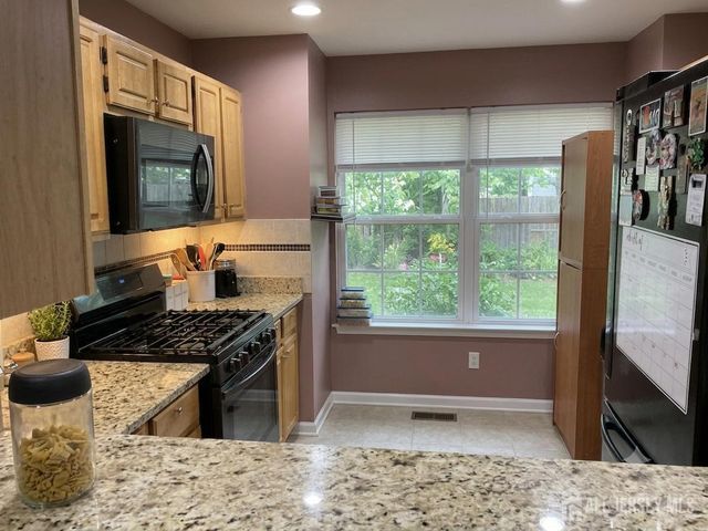 22 Jill Court, Franklin Twsp, NJ 08873