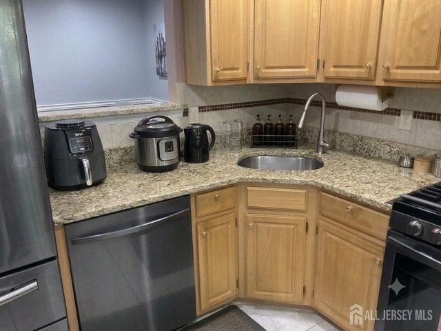 22 Jill Court, Franklin Twsp, NJ 08873