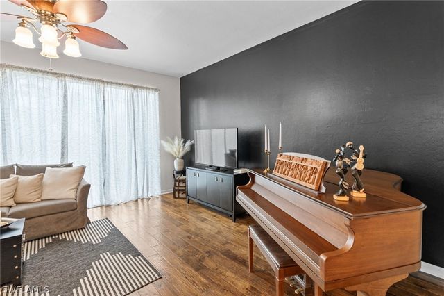 941 Hampton CIR 109, Naples, FL 34105