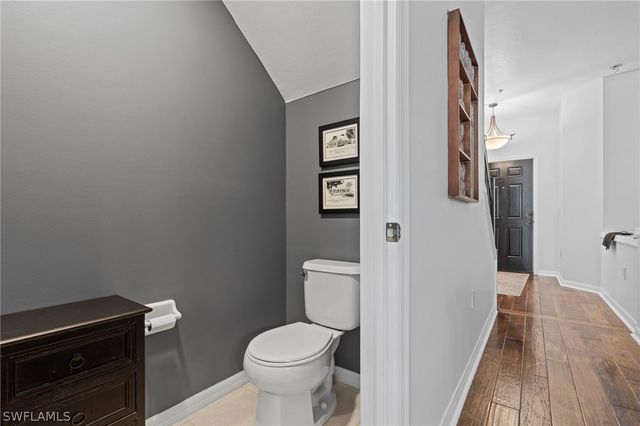 941 Hampton CIR 109, Naples, FL 34105