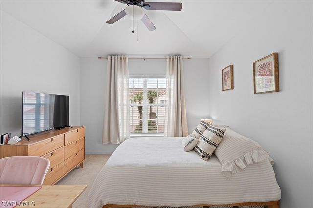 941 Hampton CIR 109, Naples, FL 34105