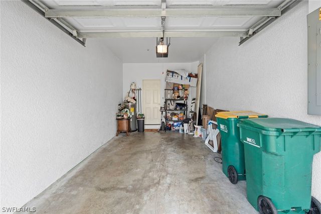 941 Hampton CIR 109, Naples, FL 34105