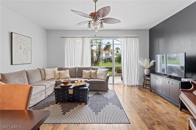 941 Hampton CIR 109, Naples, FL 34105