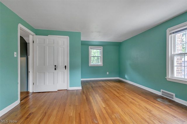 24907 E Oakland Road, Bay Village, OH 44140
