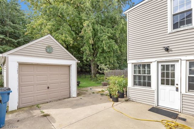 24907 E Oakland Road, Bay Village, OH 44140