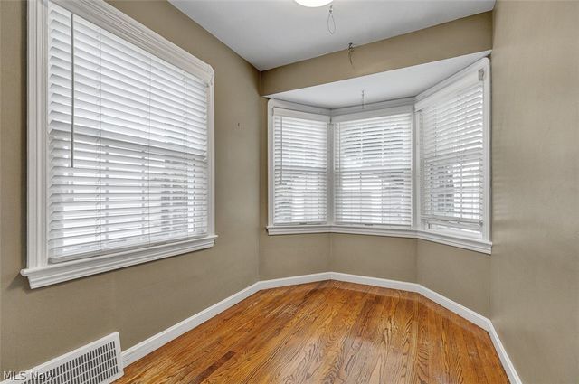 24907 E Oakland Road, Bay Village, OH 44140