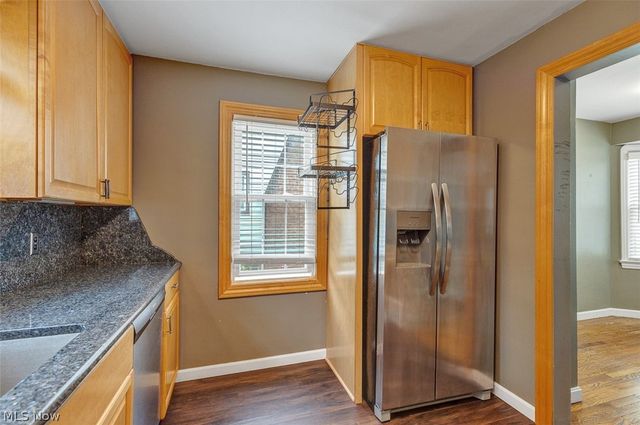 24907 E Oakland Road, Bay Village, OH 44140