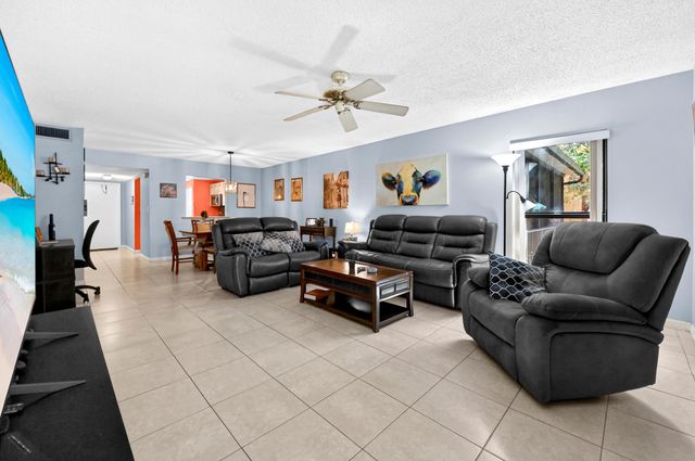 430 Commodore Drive 217, Plantation, FL 33325