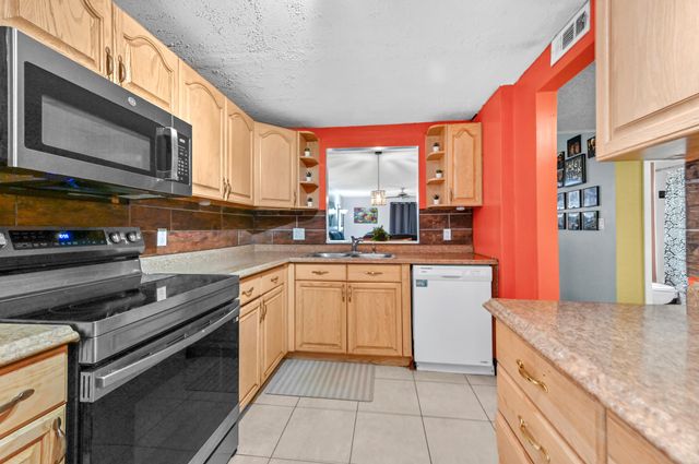 430 Commodore Drive 217, Plantation, FL 33325