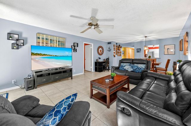 430 Commodore Drive 217, Plantation, FL 33325