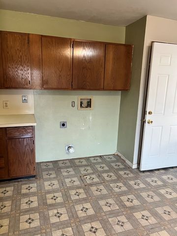 504 Howard Dr, Midland, TX 79703