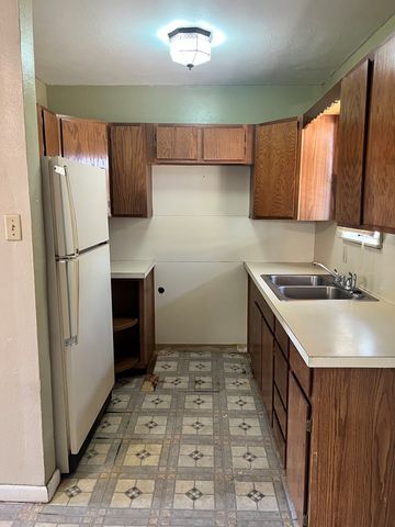 504 Howard Dr, Midland, TX 79703