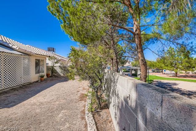 884 Cozy Valley Street, Henderson, NV 89015