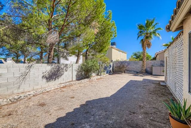 884 Cozy Valley Street, Henderson, NV 89015